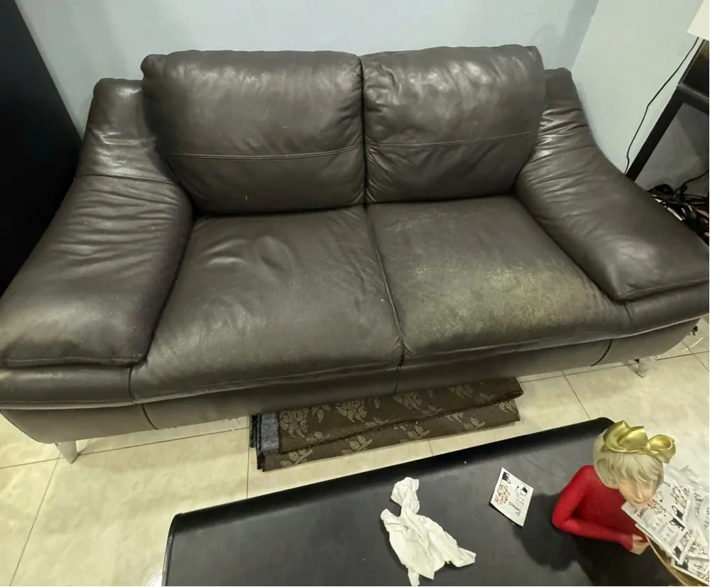 da sofa lâu ngày bị bong tróc